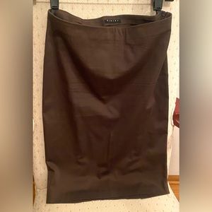 Sisley olive green pencil skirt with hidden side zipper.